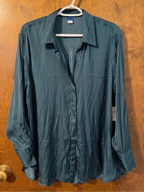NWT Old Navy Emerald Green Lightweight Silk Button-Up Shirt